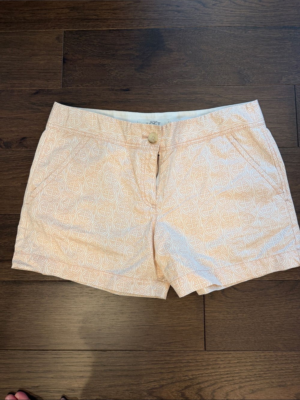 LOFT Peach Patterned Shorts Size 4 - C52-027